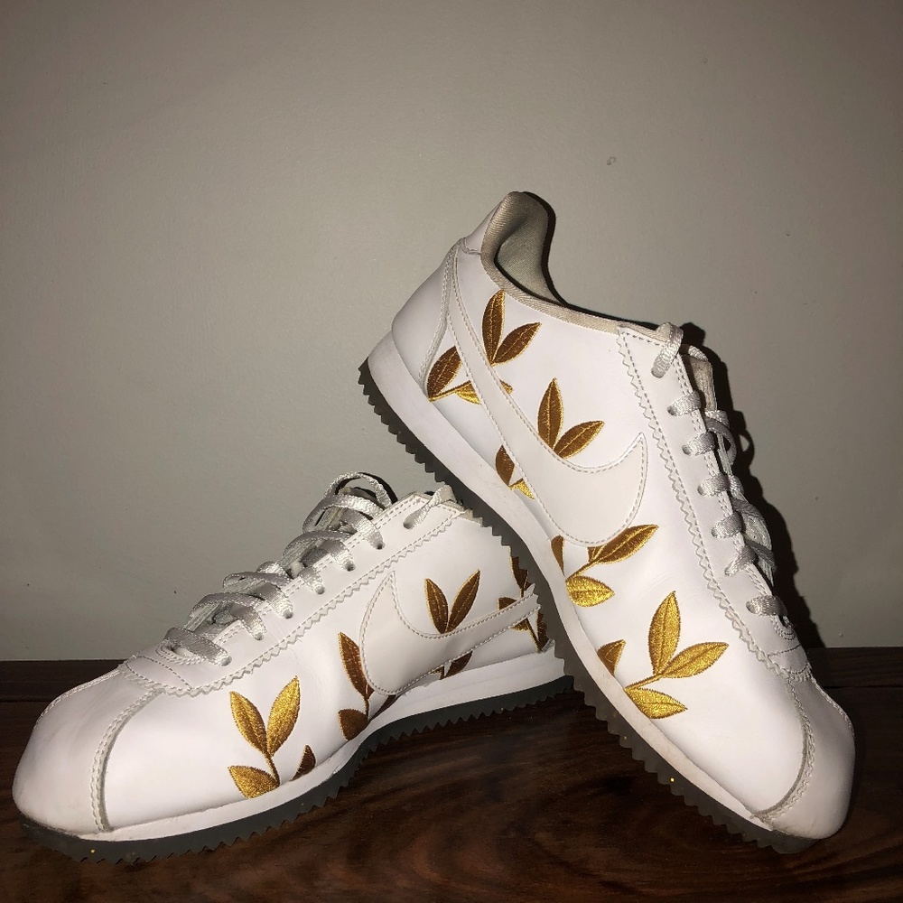 Nike Classic Cortez 8.5 gold leaf motif